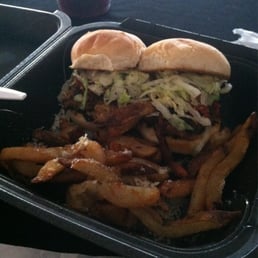 Meatloaf minis w truffle fries