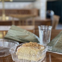 Magnolia Press - Apple pie cinnamon roll - delicious