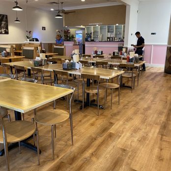Pho 75 - Interior - Vietnamese Near Me - Centreville, Virginia