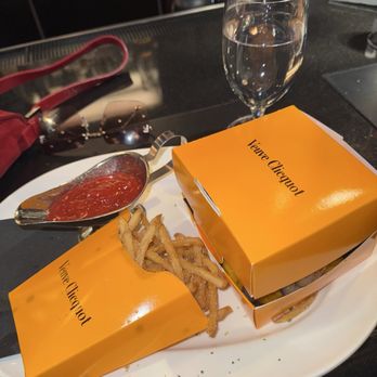 Morton's The Steakhouse - Steakhouses Near Me - White Plains, New York