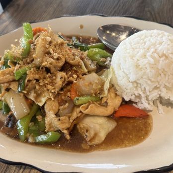 Spoon + Fork Thai Kitchen - Chicken Mixed Vegetable Stir Fry - Thai Near Me - McKinney, Texas Spoon + Fork Thai Kitchen - Chicken Mixed Vegetable Stir Fry - Thai Near Me - McKinney, Texas