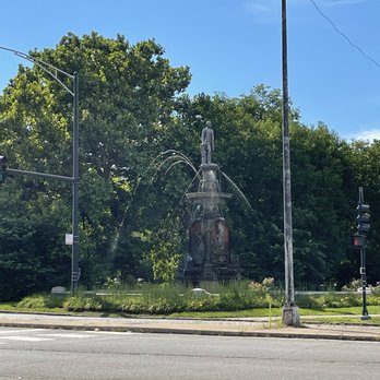 Hyde Park Neighborhood - Drexel statue in Washington Park - Local Flavor Near Me - Chicago, Illinois