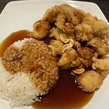 New Oriental Restaurant - Cashew Chicken w/white rice and sauce on the side - Chinese Near Me - Springfield, Missouri