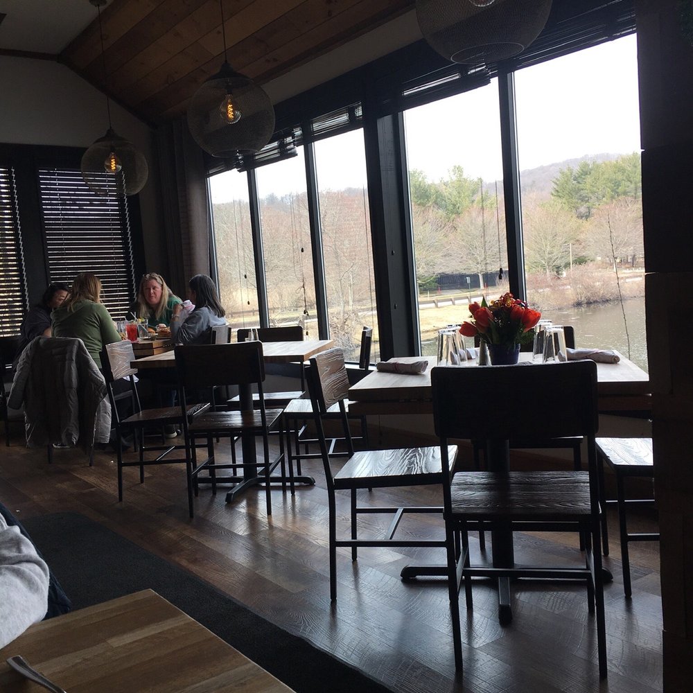 Prime Pub - people sitting at tables in a restaurant - Gastropubs Near Me - Somers, New York