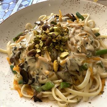 Green Temple - Linguini with asparagus and mushrooms with tofu sauce; delicious!! - Vegetarian Near Me - Redondo Beach, California