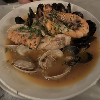 Neptune Oyster - Seafood Near Me - Boston, Massachusetts