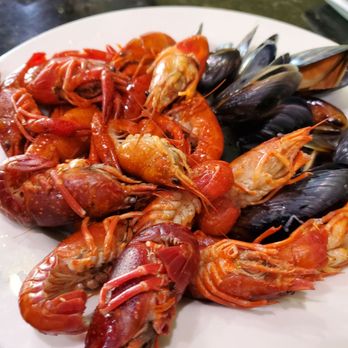 Boiling Pot - Seafood ordered: mussels and crawfish(was tasty!) - Fondue Near Me - Charlotte, North Carolina Boiling Pot - Seafood ordered: mussels and crawfish(was tasty!) - Fondue Near Me - Charlotte, North Carolina