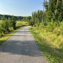 Cherokee Veteran's Park - Walking trail around the park