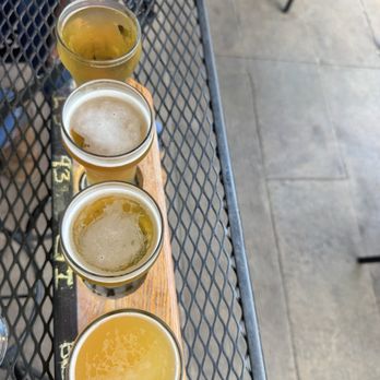 Pints - Flight - Sports Bars Near Me - Elmhurst, Illinois Pints - Flight - Sports Bars Near Me - Elmhurst, Illinois