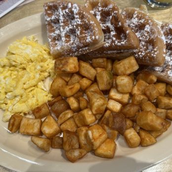 Mom's Chicken and Waffles - New American Near Me - San Diego, California
