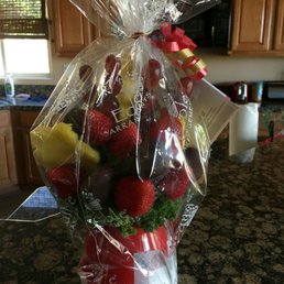 Love the chocolate covered strawberry bouquets!