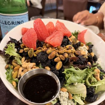 Mint 29 - Mint 29 Season Salad - Bars Near Me - Dearborn, Michigan