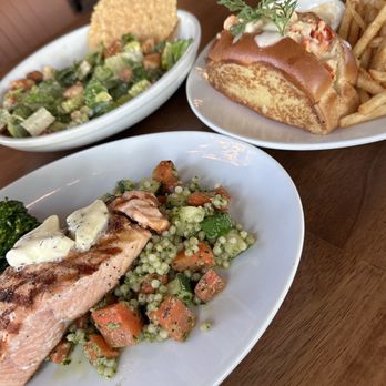 Freda's Fine Food & Drink - Pizza Near Me - Moorpark, California