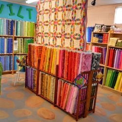 Quilt N Bee - Love those batik fabrics