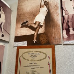 United States Handball Association - George Quam, the Champ with one hand!