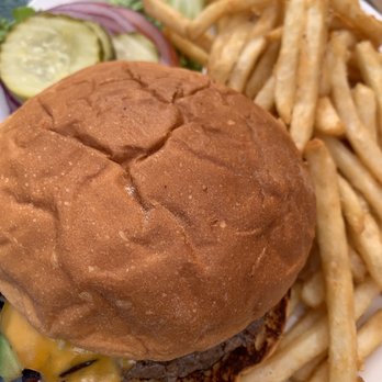 Mountain Center Cafe & Grill - Bacon Avo Burger - Breakfast & Brunch Near Me - Mountain Center, California