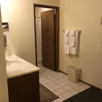 Lazy J Ranch Motel - The sink/bathroom area - Hotels Near Me - Three Rivers, California Lazy J Ranch Motel - The sink/bathroom area - Hotels Near Me - Three Rivers, California