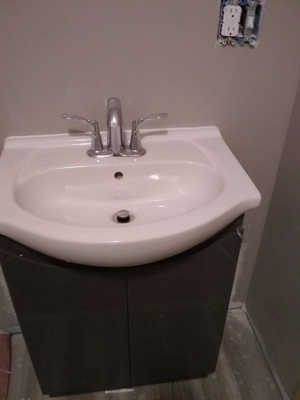 A 2 Z Pro Handyman Logo