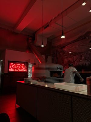 Una Pizza Napoletana by null