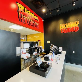 Birdies Hot Chicken - the interior of the restaurant - Fast Food Near Me - Westwood, Massachusetts