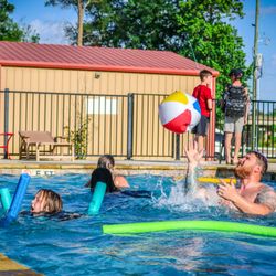 East Fork RV Resort - Chilled Pool