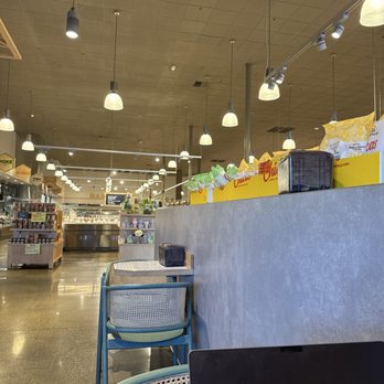 Lazy Acres Market - Eating area with free wifi. - Grocery Near Me - Long Beach, California Lazy Acres Market - Eating area with free wifi. - Grocery Near Me - Long Beach, California
