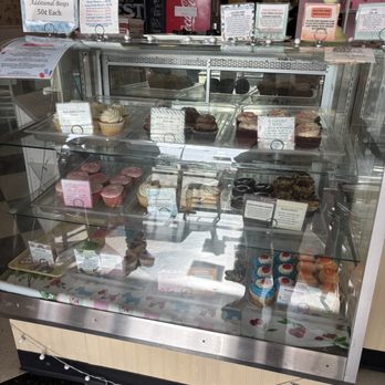 Flying Cupcake Bakery - Bakeries Near Me - Indianapolis, Indiana