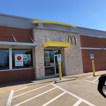McDonald's - the front of a mcdonald's restaurant - Fast Food Near Me - Cleveland, Ohio