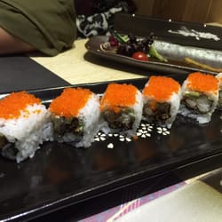 鮨亭 - Avocado and soft shell crab roll