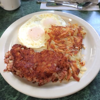 Bill's Cafe - Corned beef hash with hashbrowns and eggs. - American Near Me - San Jose, California