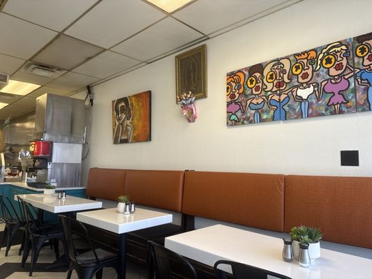 Lola's Kitchen by null