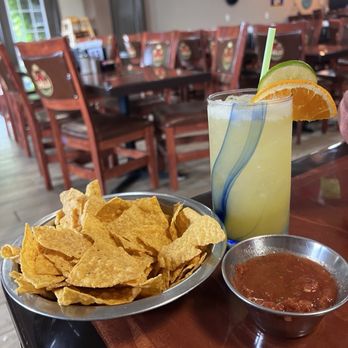 Mas Chingon Mexican Grill Restaurant - Margarita, chips and salsa - Mexican Near Me - Salado, Texas Mas Chingon Mexican Grill Restaurant - Margarita, chips and salsa - Mexican Near Me - Salado, Texas