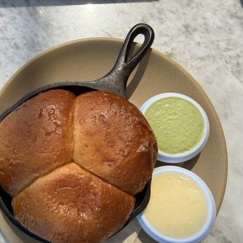 Malibu Farm - Parker Rolls - Coffee & Tea Near Me - Tiburon, California