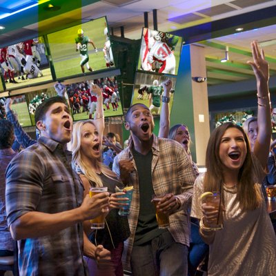 Dave & Buster's Oakville by null