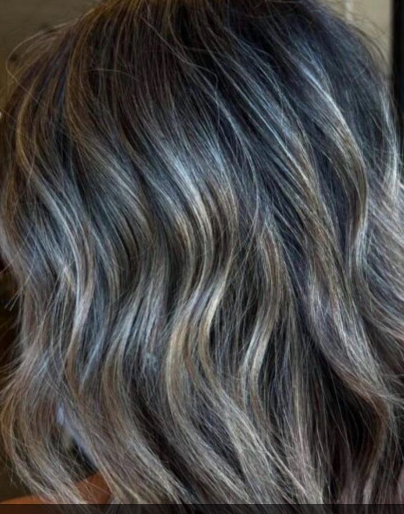 Polished Hair & Nail Salon Logo