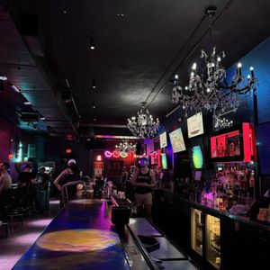 SOUTHERN NIGHTS - Updated May 2025 - 33 Photos & 98 Reviews - 375 S