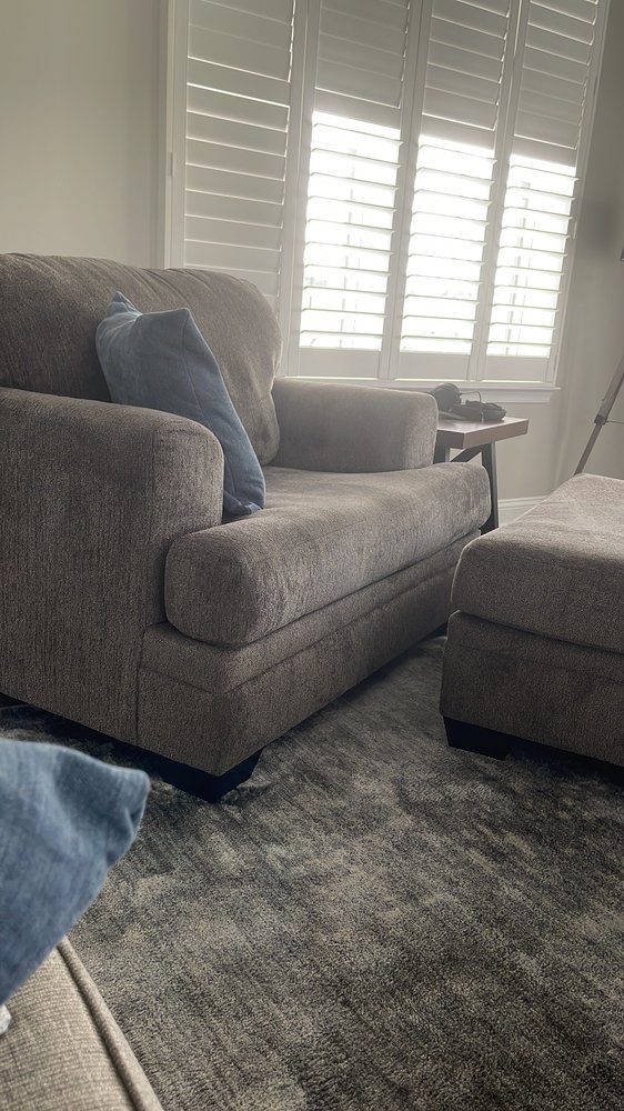 R & R UPHOLSTERY Updated October 2024 13 Photos 32 Thatcher St