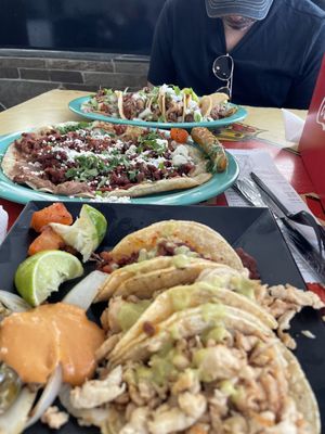 Los Taco H's by null