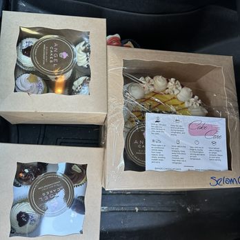 Angel Cakes Cupcakes - Vegan Assorted Cupcakes - Bakeries Near Me - Oakland, California