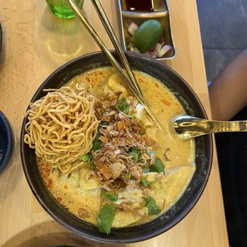 Manaao - Khao soi noodle with chicken - Thai Near Me - Tustin, California