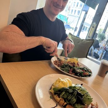 Art Lunch - Signature Breakfast Waffle and Eggs Benedict - Breakfast & Brunch Near Me - Pasadena, California Art Lunch - Signature Breakfast Waffle and Eggs Benedict - Breakfast & Brunch Near Me - Pasadena, California