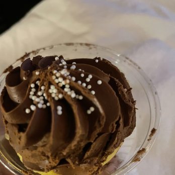 Martha's Country Bakery - Vanilla cupcake with chocolate frosting - Coffee & Tea Near Me - Brooklyn, New York Martha's Country Bakery - Vanilla cupcake with chocolate frosting - Coffee & Tea Near Me - Brooklyn, New York