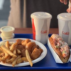 Sea View Snack Bar - Sea Scallops Cold Lobster Roll