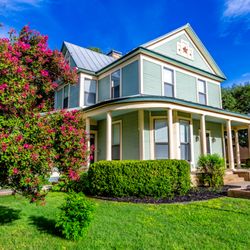 Helmly House Vacation Rental - Beautiful Historic home on the Square in Johnson City.