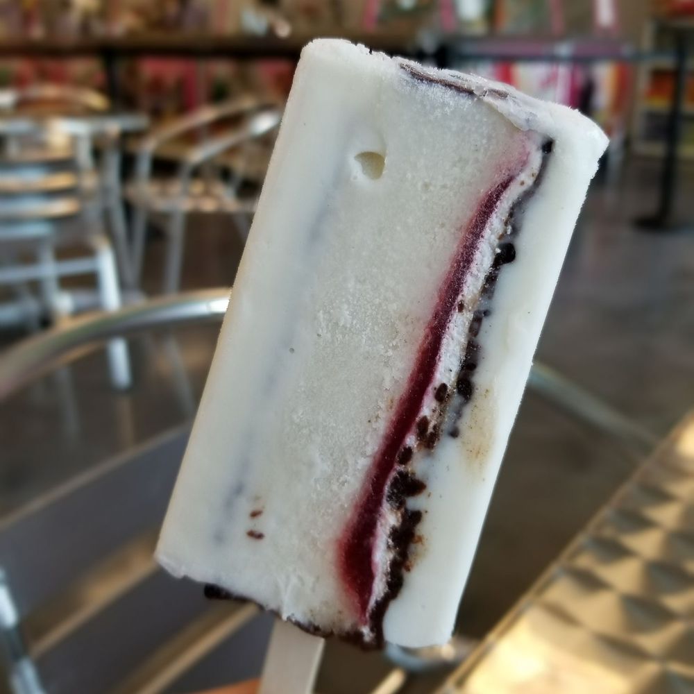 Vida Dulce - Vanilla cake popsicle - Ice Cream & Frozen Yogurt Near Me - Cary, North Carolina