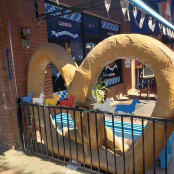 Haus Murphy's - mmmm giant pretzel - German Near Me - Glendale, Arizona