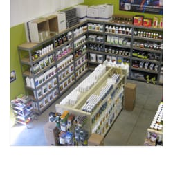 Rogue Farmers Hydroponic and Organic Garden Store - All the major Nutrient lines.