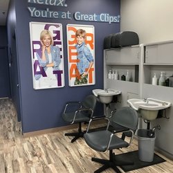 Great Clips - Shampoo area with Great Clips graphics