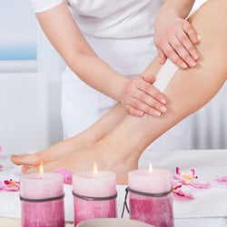 Cinderella Nails - Waxing for smooth leg !