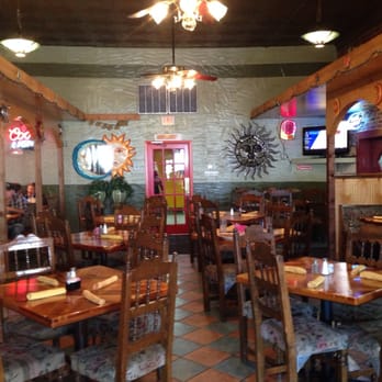 Los Mariachis Mexican Restaurant - Interior of Los mariachis. - Mexican Near Me - Gainesville, Texas Los Mariachis Mexican Restaurant - Interior of Los mariachis. - Mexican Near Me - Gainesville, Texas